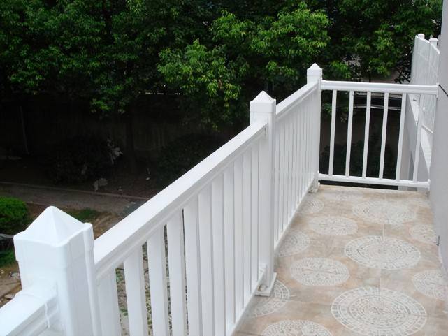 阳台栏杆你家装对了吗看到最后一款才知道装错错得很离谱