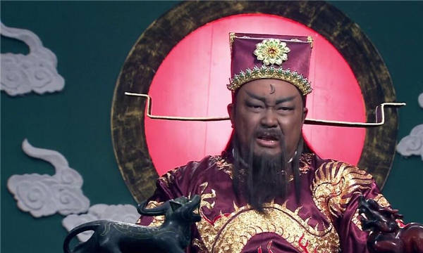 意思就是"阎罗王"虽然是"地狱的统治"者,但也算是审判官,将他与传说中