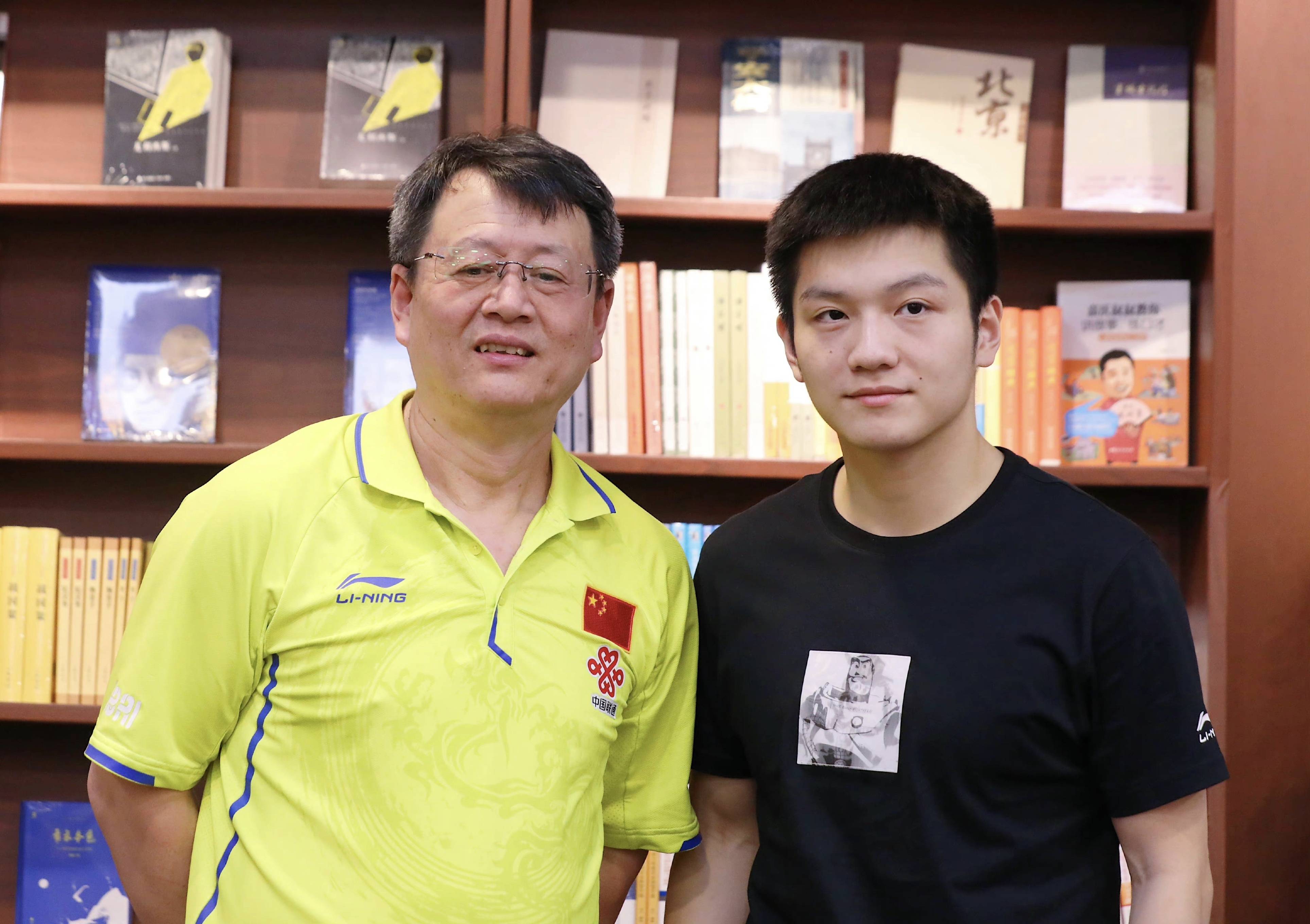 刘国梁在担任国乒总教练期间,有一位得力的助手,此人正是吴敬平.