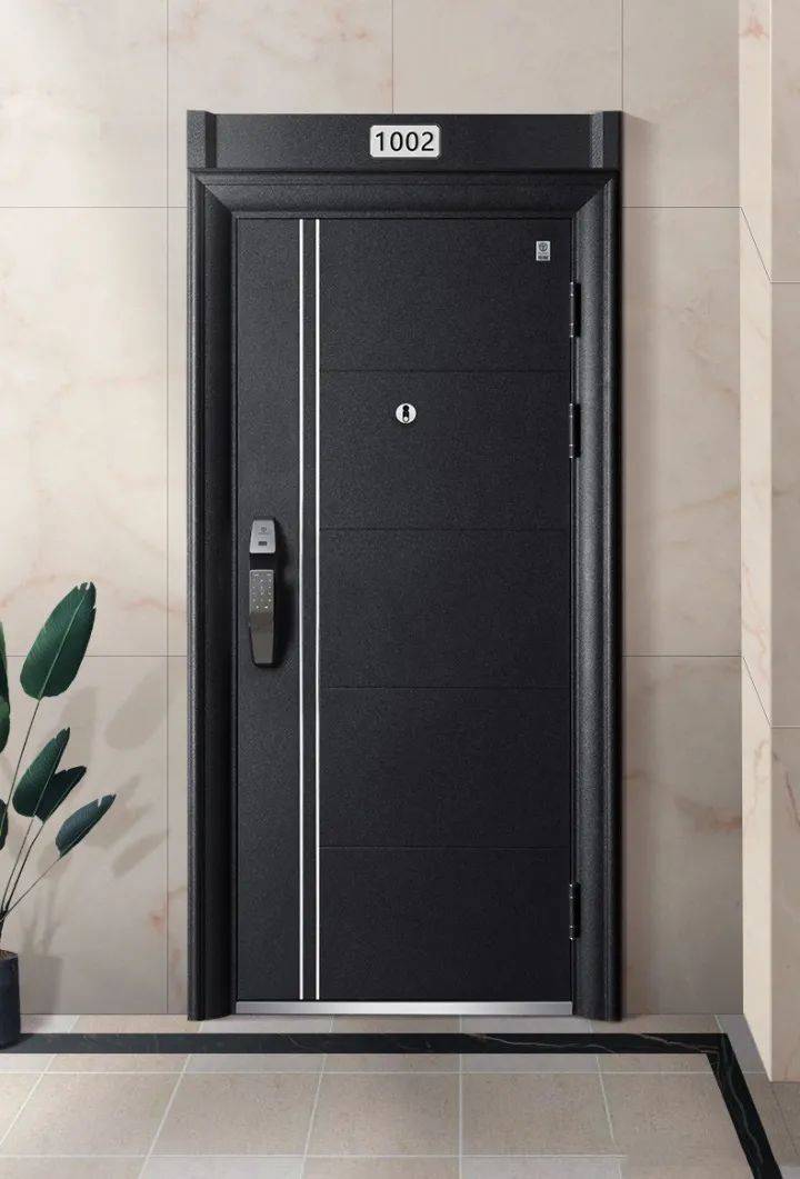 黑色庄重而不失沉稳,时尚大气.