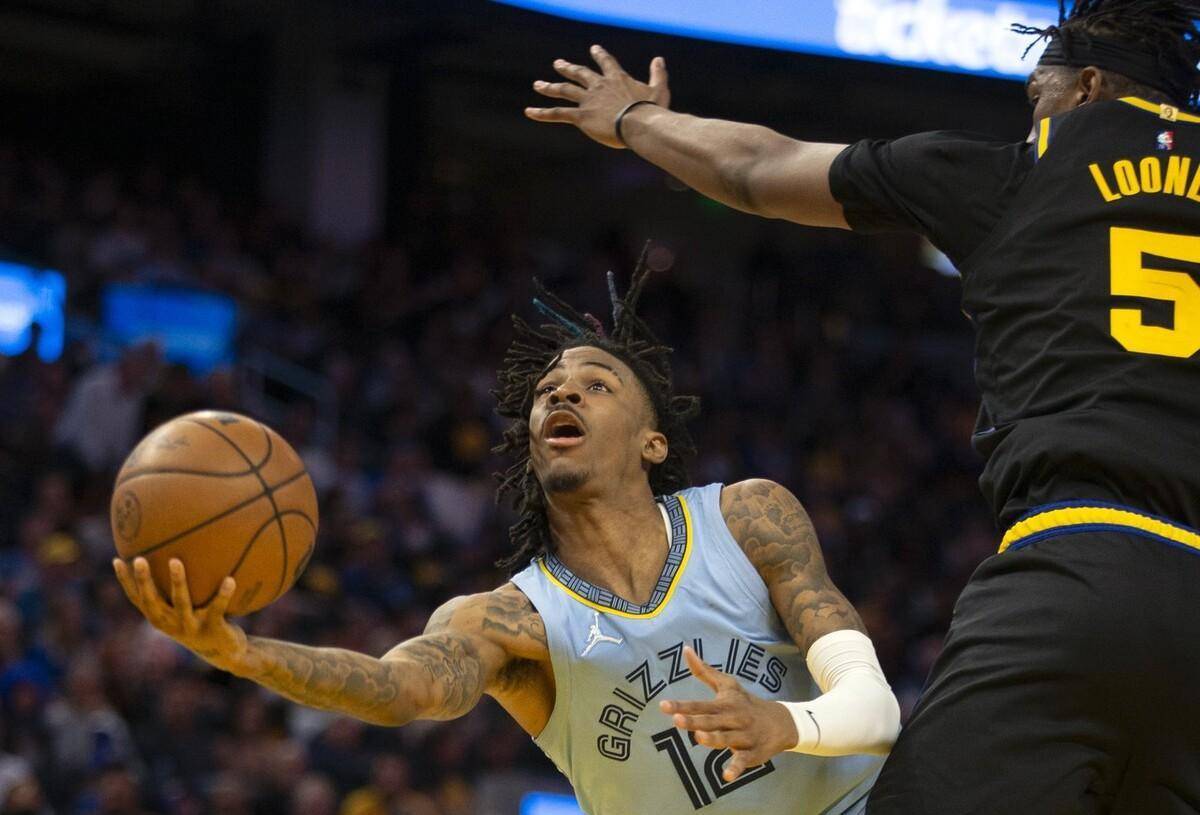 特别是先发替补落差太大,原本的主力替补控卫琼斯(tyus jones),3战