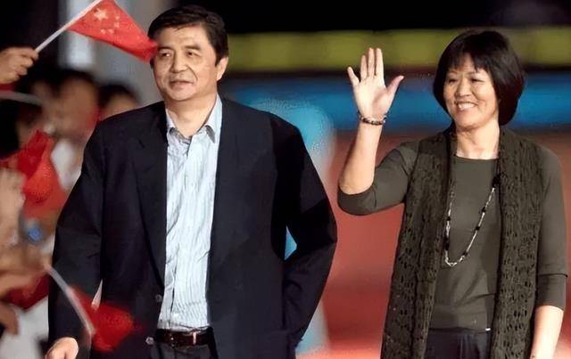 红极一时的汪嘉伟:离婚又再婚,导演儿子是我的心痛与骄傲_邓星_张瑜