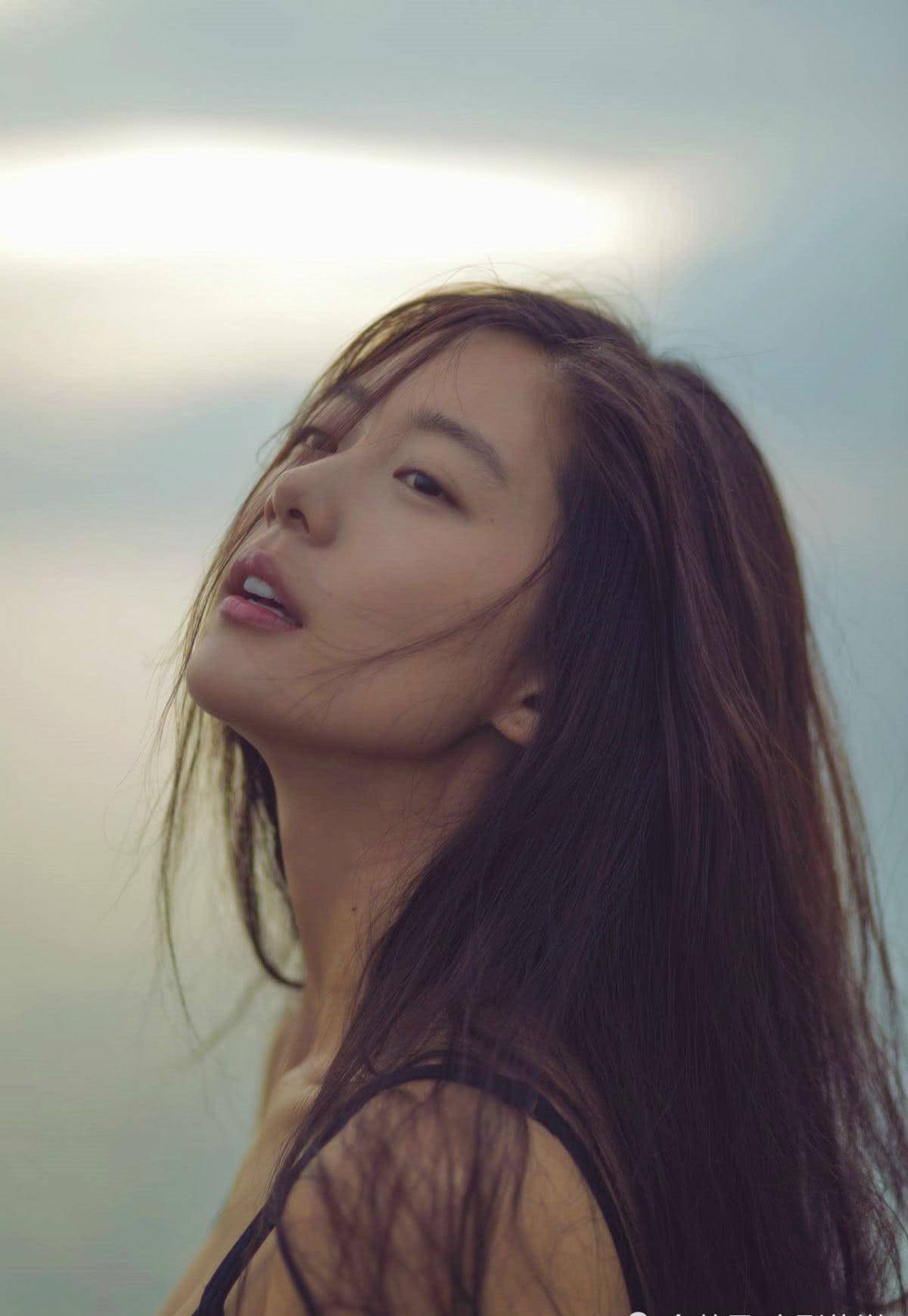 魔鬼身材的完美女神比你优秀还比你努力