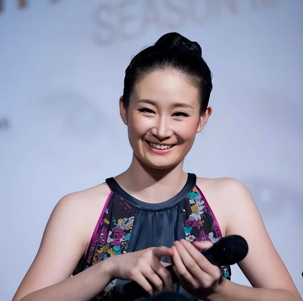 13年后再看王亚彬,辞掉王小蒙拒绝赵本山,才发现是最好的选择_舞蹈班