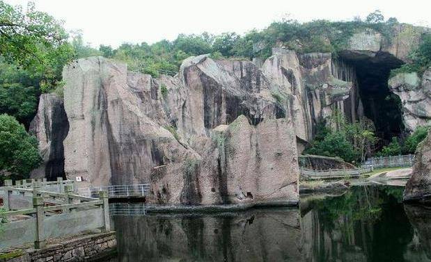 我国最奇特的石窟，曾是四朝采石场，今成浙江规模最大的石窟景区