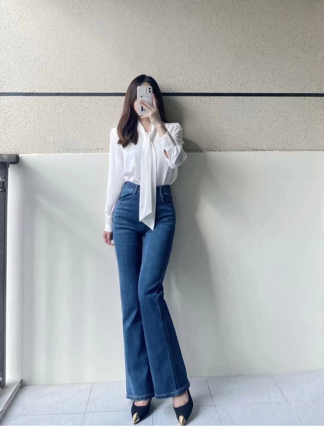 白衬衫牛仔裤搭配什么鞋子好看