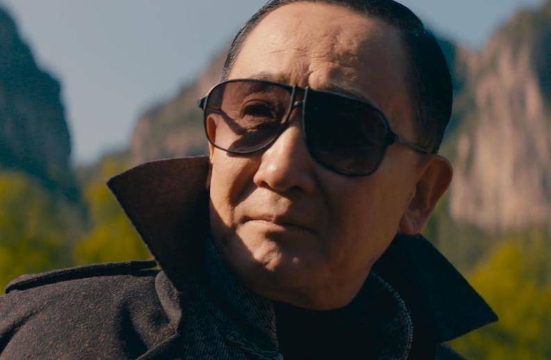 严峻的拍摄环境,主角一个没换,副线又加入了实力派演员,所以,2022年