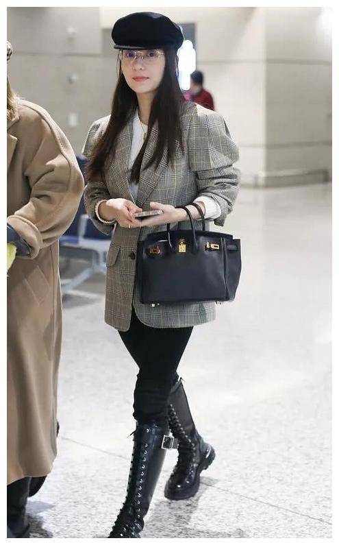 方媛衣品惨遭滑铁卢!泡泡袖西装完全撑不起,终于信你身高155了