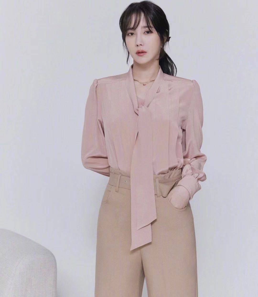 家境富可敌国,分手后她靠出演《顶楼》翻红_李智雅_徐太志_洛根李