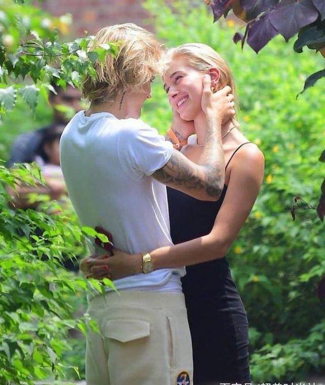 偶遇超模的最美度假胜地,碧海蓝天布朗尼,全都不如你!_希腊_海滩_gigi