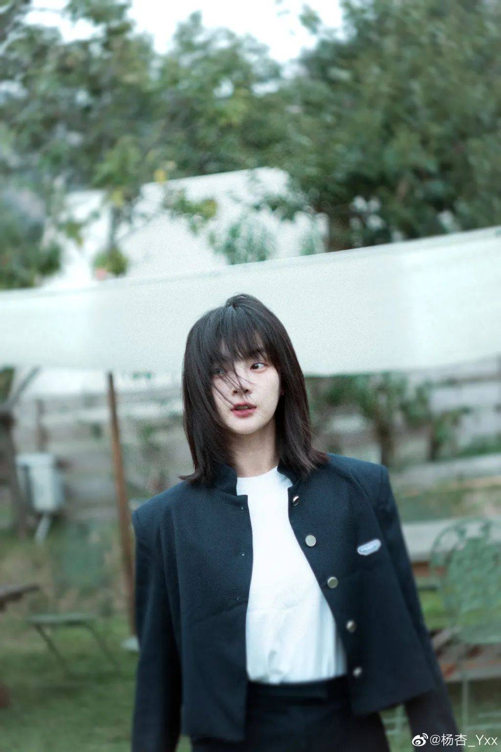《盲战》杨杏的冷艳写真!肤白貌美大长腿魅力不可小觑_黑色_美得_西服