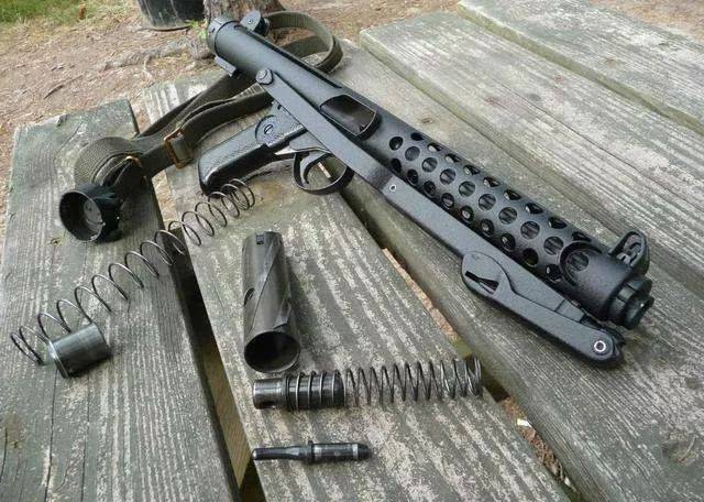 原创乞丐风度满满的司登冲锋枪战后斯特林是它的继任者不是继承者