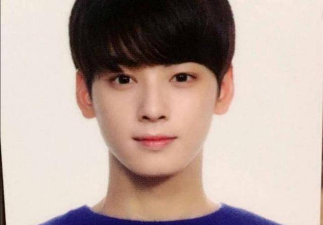 韩星证件照大起底:玄彬3张都帅出圈,孙艺珍宋慧乔清纯不相上下_李准基