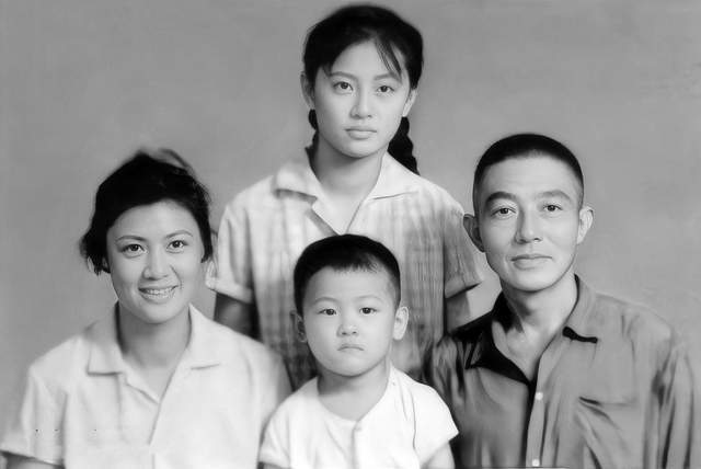 原创汪嘉伟前妻邓星从小跟在秦怡身边长大如今67岁儿子成为她最大的