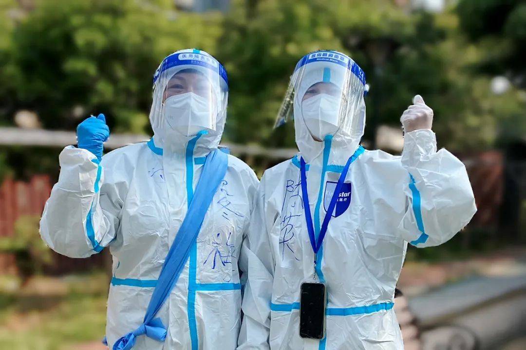 疫起作战宝山这群大白小蓝在社区抗疫前线留下忙碌的身影