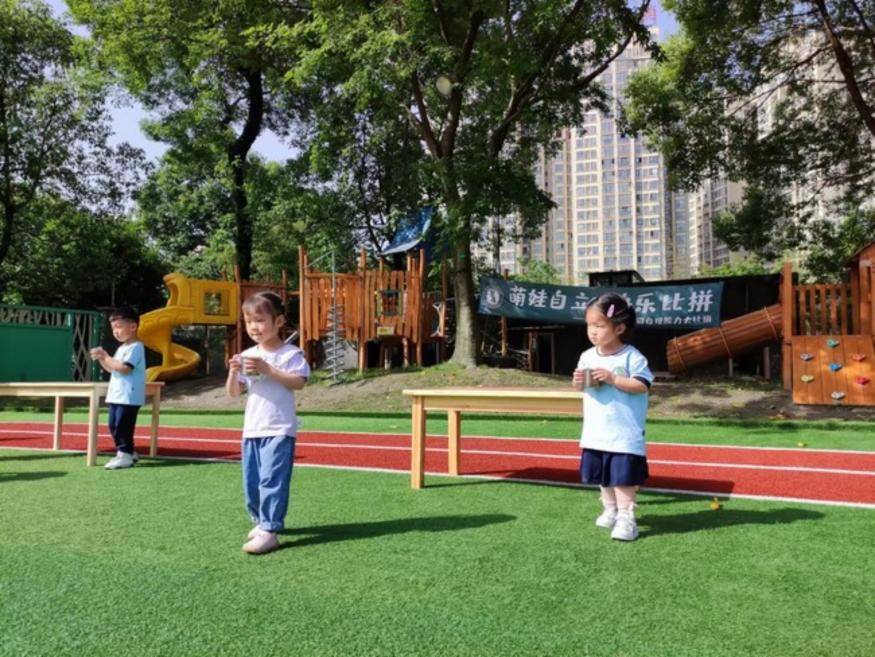 树基森林幼儿园开展"萌娃自理 快乐比拼"自理能力大赛活动_比赛_生活