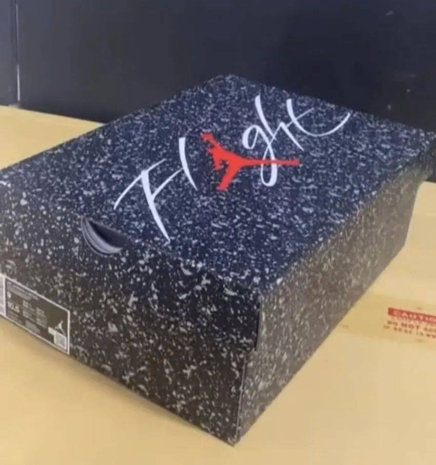 aj4黑白灰militaryblack泼墨没了鞋盒凑多细节对比支持鞋狗自行鉴定