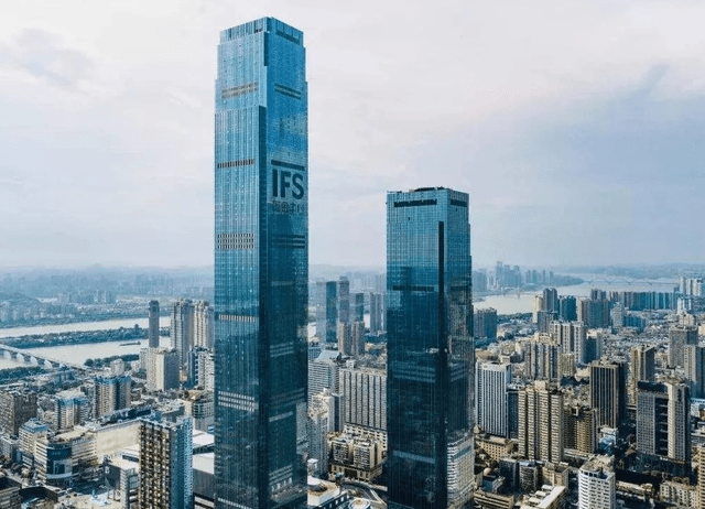 湖南有一地标性建筑，耗资160亿建成，如今已是全国第六高楼
