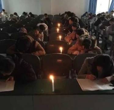 原创
因为教室停电,你遇到过什么有趣的事?老师:我们来开家长会
