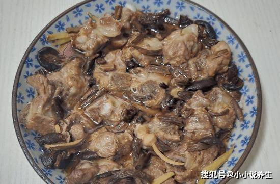 入夏后，我家晚餐常吃它，滋补祛燥又营养，隔三差五做一回