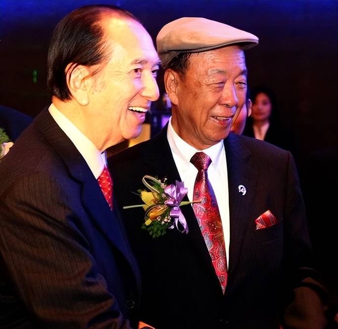 吕志和身价千亿,常年住酒店,女方隐忍70年不离婚,只为5个子女_赵锦屏