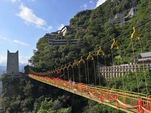 西羌九皇山景区，是国家4a景区，景色秀丽