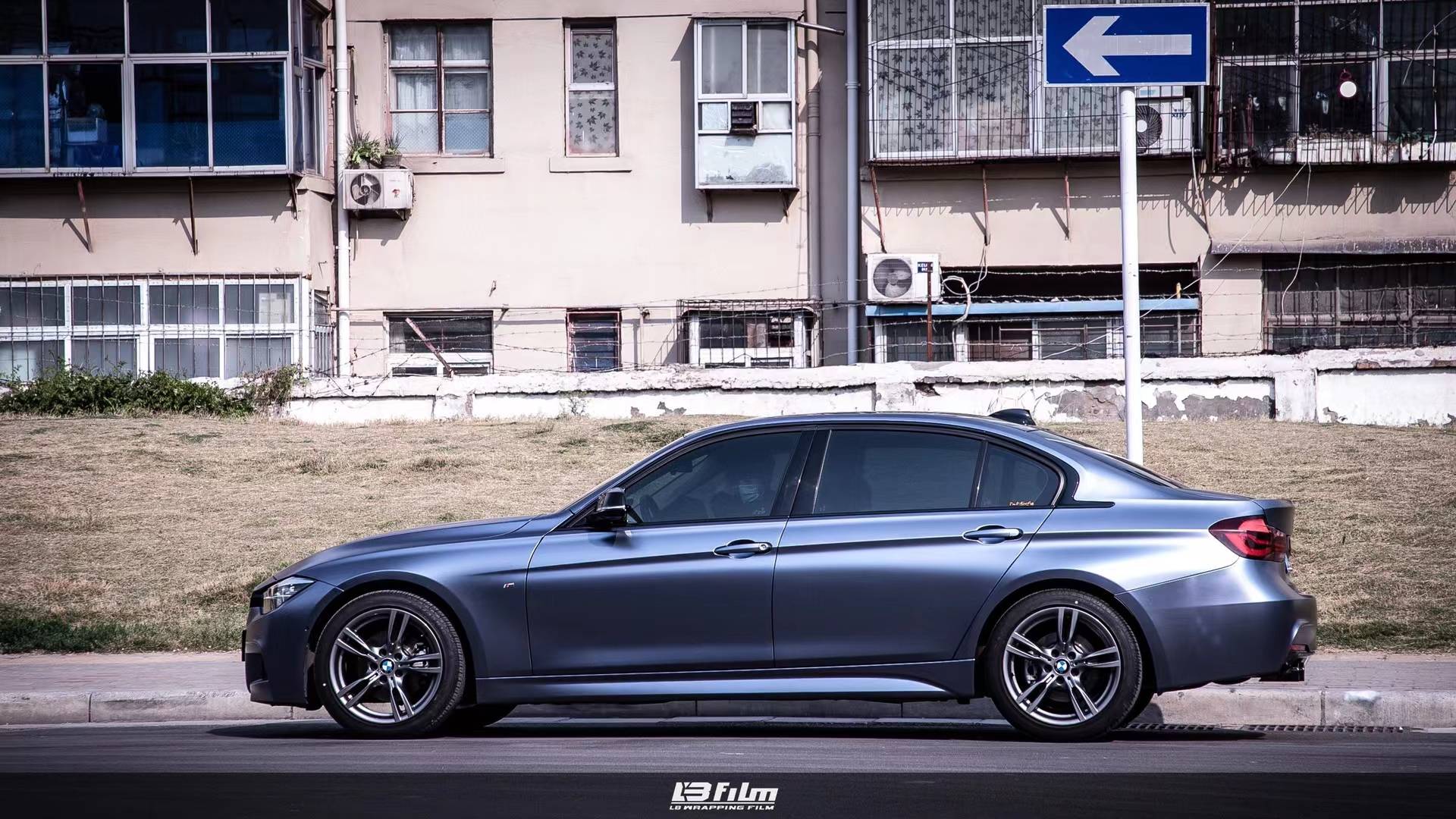 宝马3系lbfilm改色膜电光金属风暴蓝