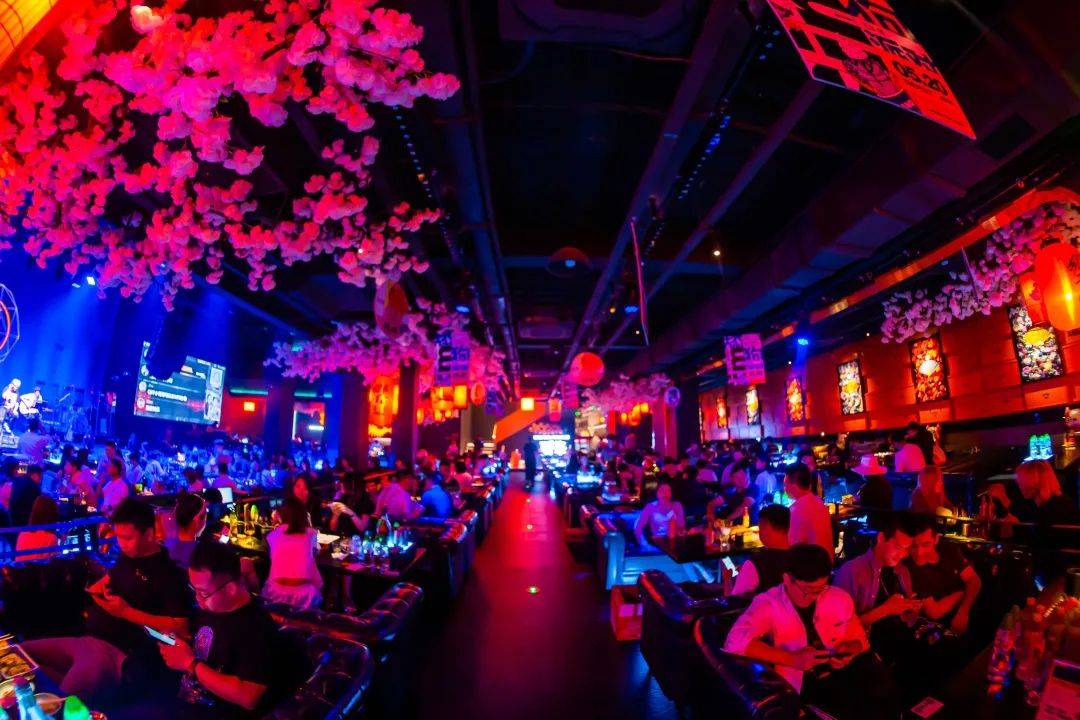 在「響·livehouse」,你与演出歌手的距离触手可及