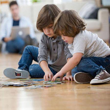 和孩子一起玩拼图有很多益处你知道吗