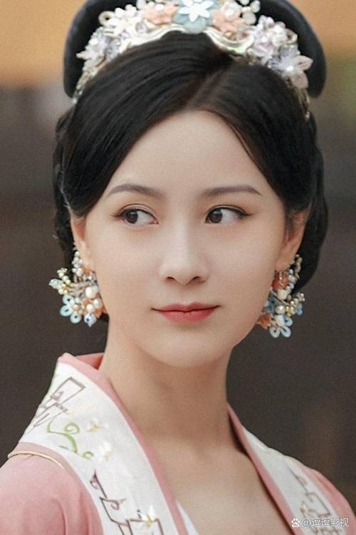 诸葛橙橙主演中国首部肌肉动作电影《疯狂的拳头》,参演都市情感剧
