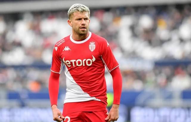 记者巴塞罗那也在关注摩纳哥左后卫卡约恩里克