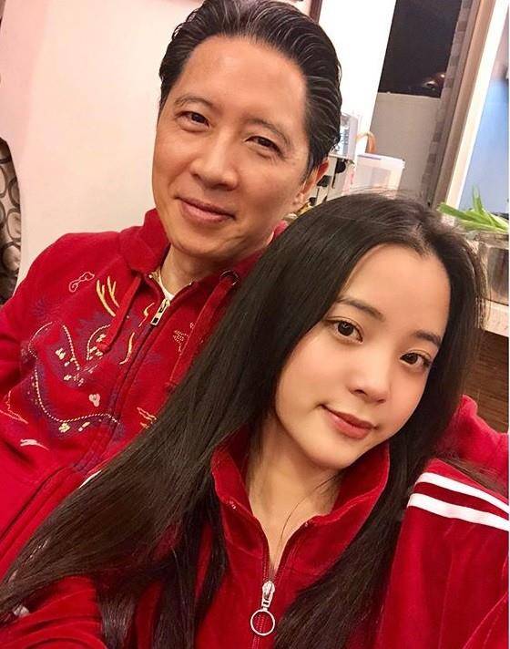 欧阳娜娜低身材染金发…粉丝忧惹怒欧阳龙,她亲自回应了_网友_新造型