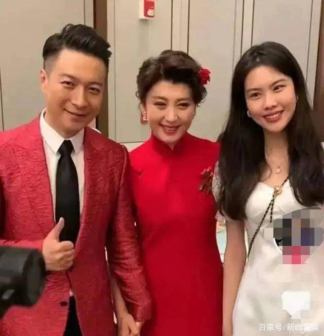 儿子大婚,半个娱乐圈到场祝贺,神秘老公仍未现身_婚礼_林傲霏_儿媳