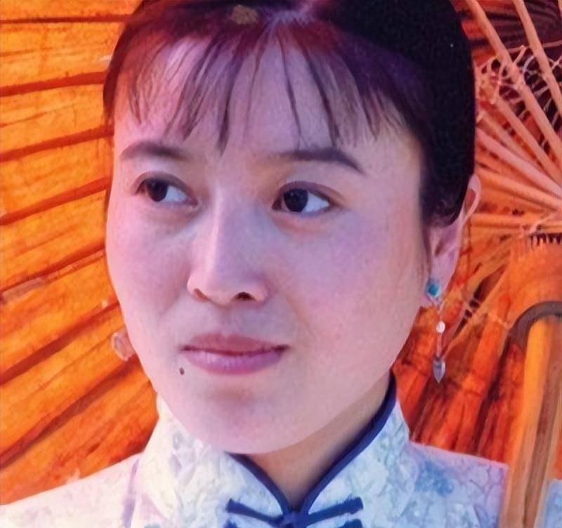 丁嘉丽:两段婚姻伤人伤己,对不起一双儿女,今潜心向佛淡然老去