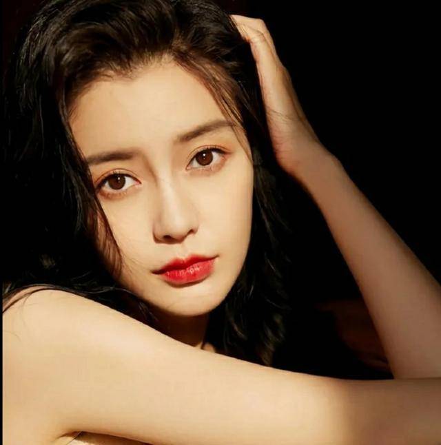 杨颖五官分析_视觉_线条_包脸和