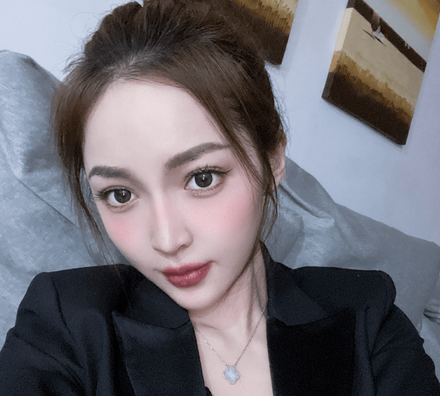 这是怎么了?台球女神裁判凌晨发文:成年人了总瞎立什么flag呢_钟瑶_微博_专业