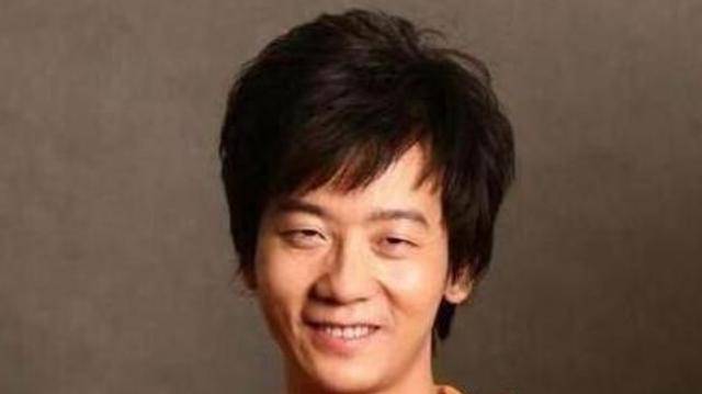 原创哮天犬陈创涉足娱乐圈20几年为何0绯闻看妻子是谁就知道