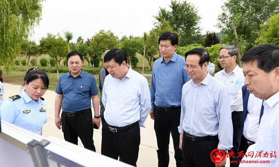5月18日,陕西省文化和旅游厅副厅长唐利如带队,来临渭区检查防汛备汛