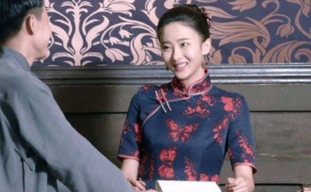 旗袍女神宋轶柔情妩媚胡丹丹造型惊艳全场朱珠勾勒出玲珑身材