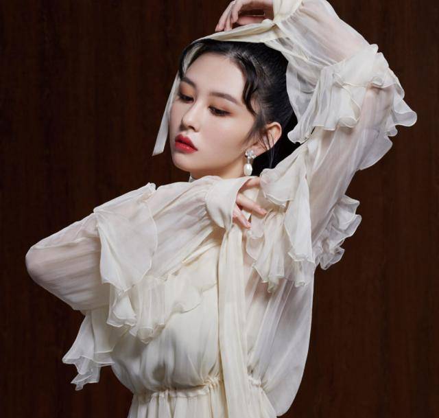 邱淑贞女儿承认性格内向，因星二代身份遭同学排挤，很害怕回学校插图2