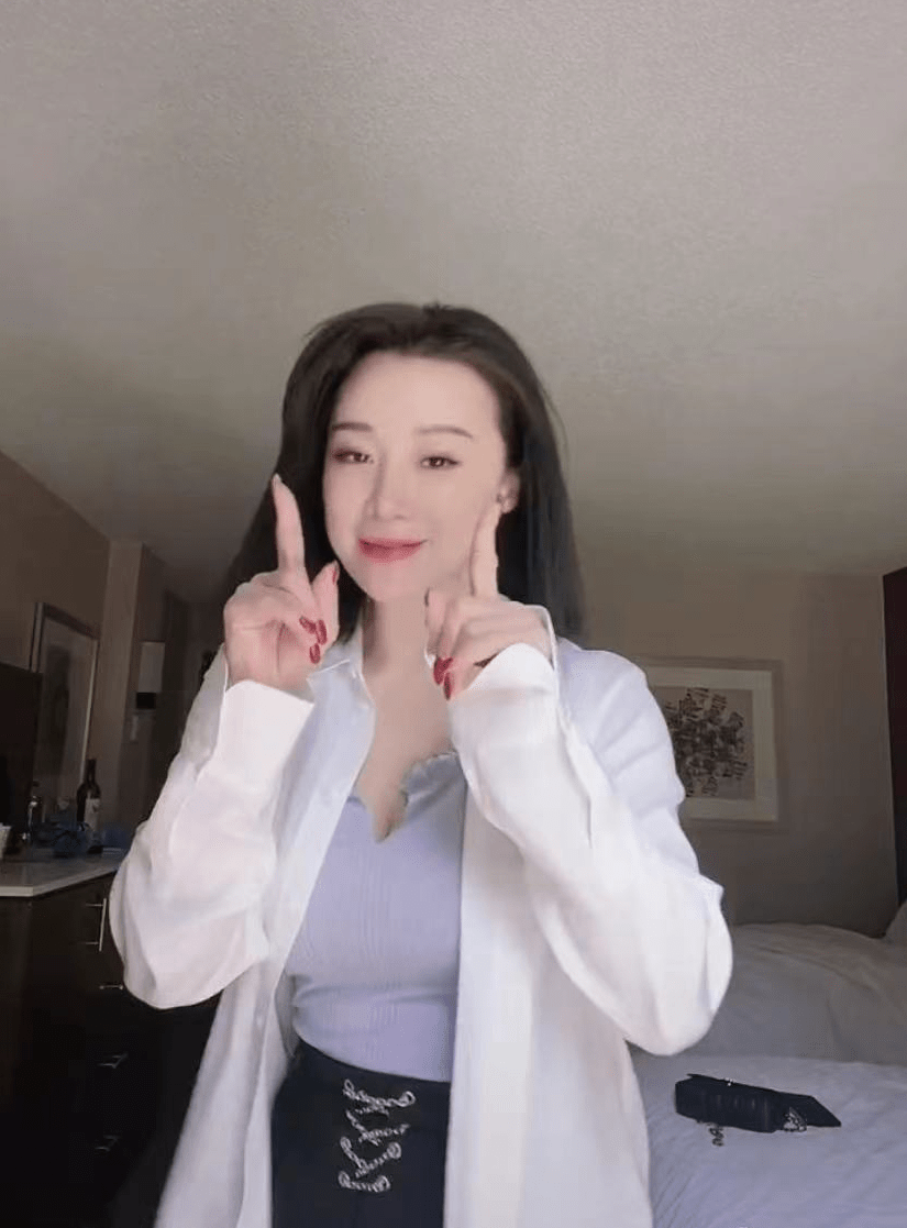 原创42岁女星姚芊羽罕晒近况生活惬意显奢华感情状况或有新进展