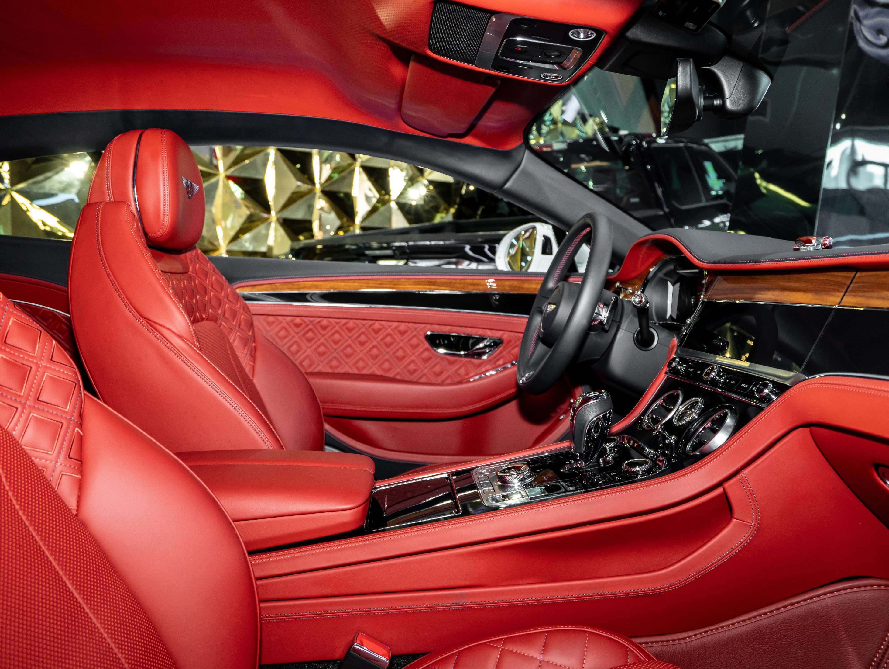 宾利 欧陆gt 白色/红色 2020款 4.0t v8