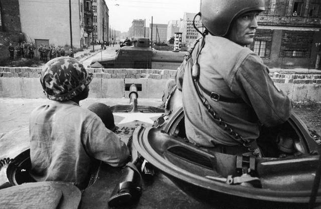 历史老照片柏林墙