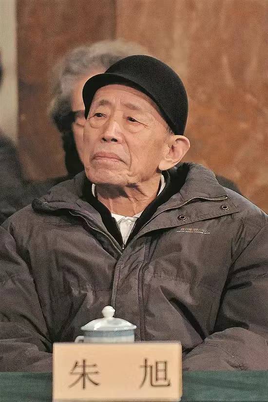朱旭老师的四大爱好分别是下棋,放风筝,拉二胡和喝酒.