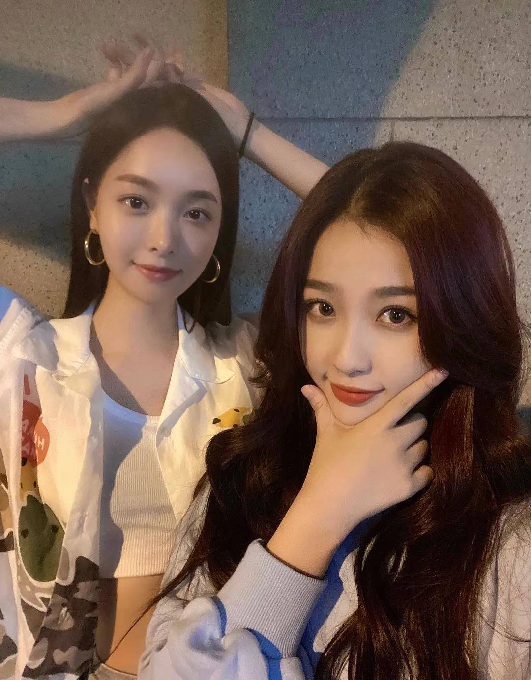 曾是101四大富婆之一的她,和虞书欣是好友,还参演了《镜双城》_赵尧珂
