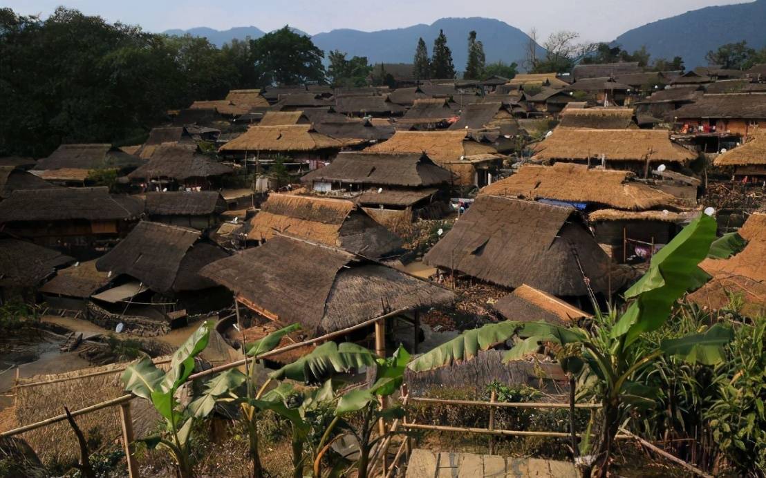 原创云南一处神秘古寨整个村不超500人距今寨子已有四百年历史