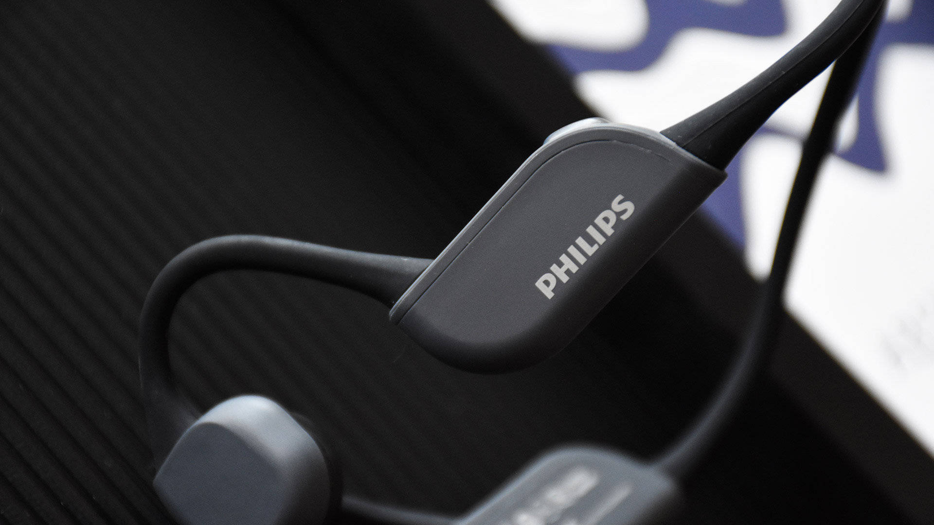 飞利浦a6606骨传导耳机聆听不再是耳朵的负担