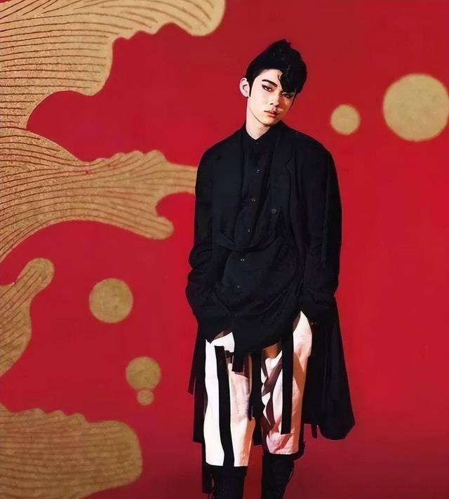 伎公子藤间斋:2岁折服万千少女,10年人生被拍成纪录片_小藤_表演_训练