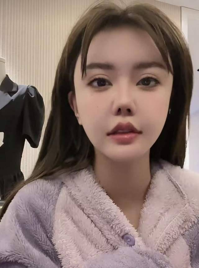 10位天生丽质却沉迷整容的网红:有人几年整上百次,有人因此丧命_李欣