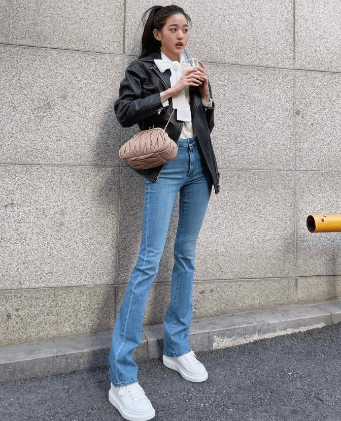 这大长腿的线条和身材比例,有多少16岁女生是可以拥有的呢?